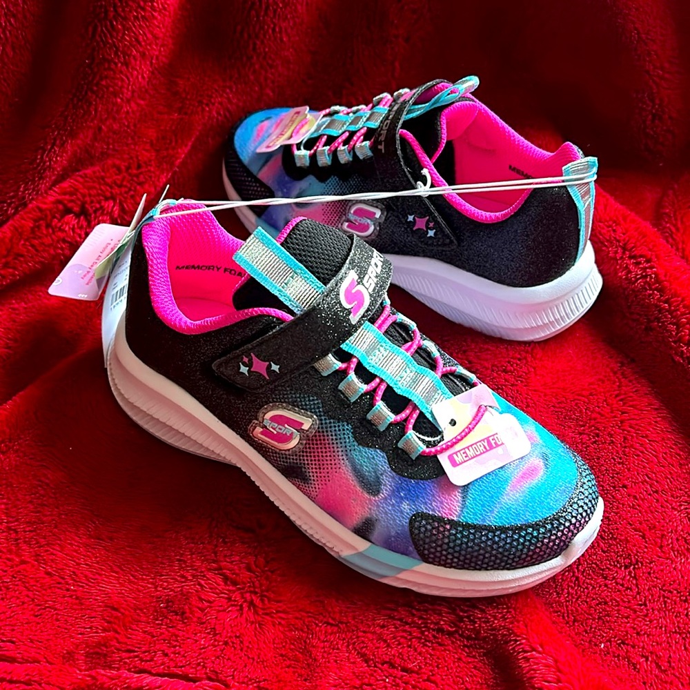 Sketcher sports girls sneakers